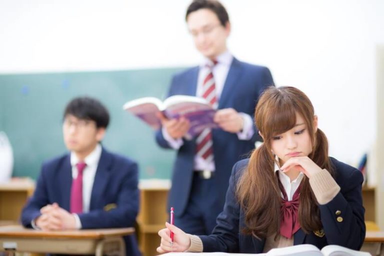 高卒と大卒の違いって何?肩書きや生涯年収で判断すると後悔する真実 転職REAL 高卒と大卒の違いって何?肩書きや生涯年収で判断すると後悔する真実 転職REAL